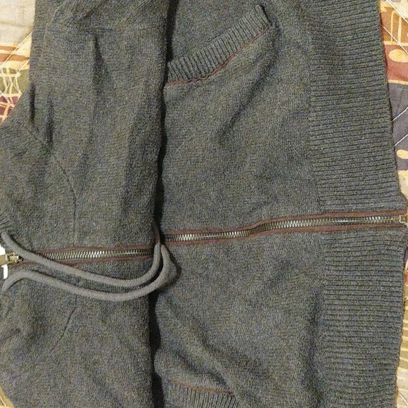 Men's large black hoodie - Picture 2 of 5